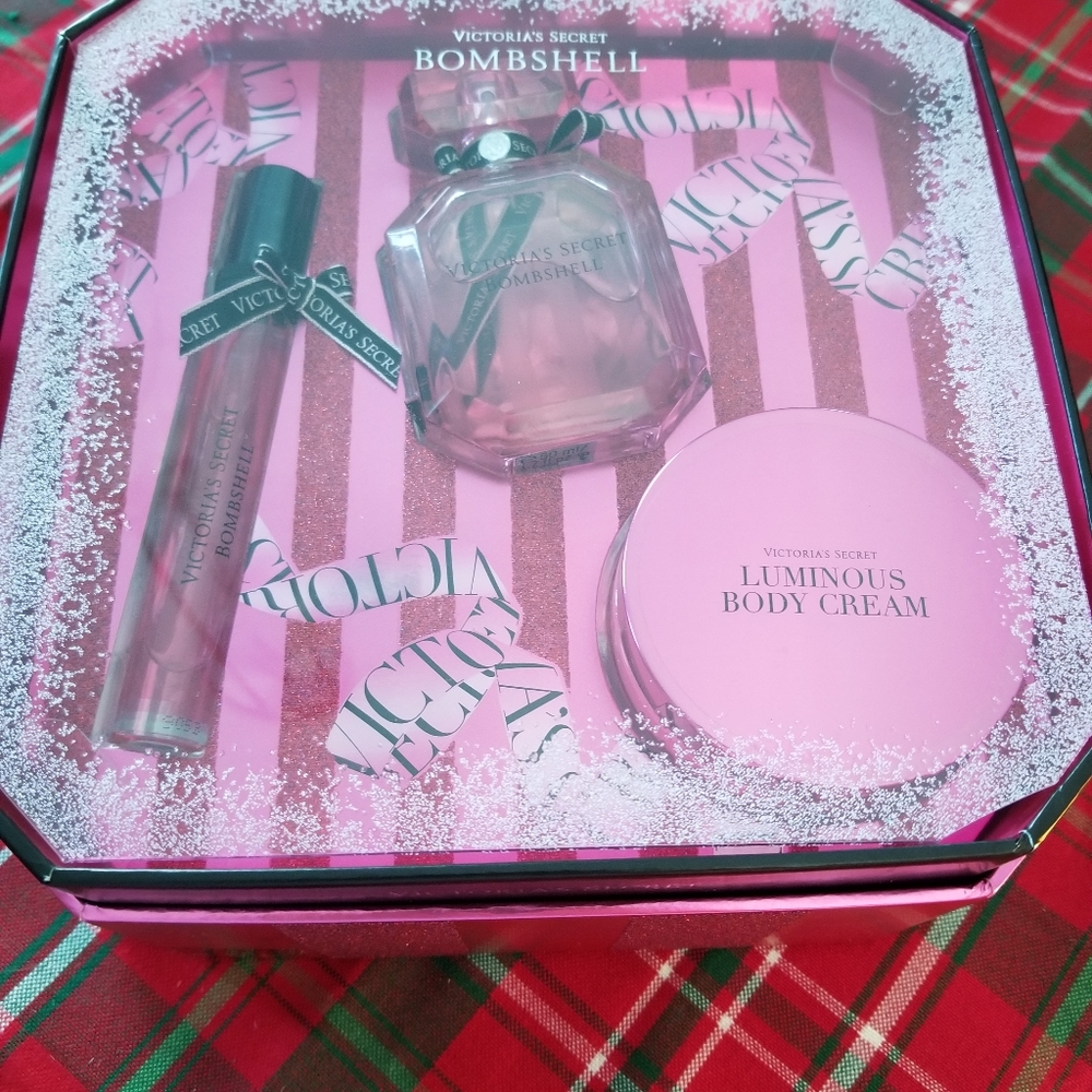 VS Bombshell Gift Set***SOLD****SOLD***
